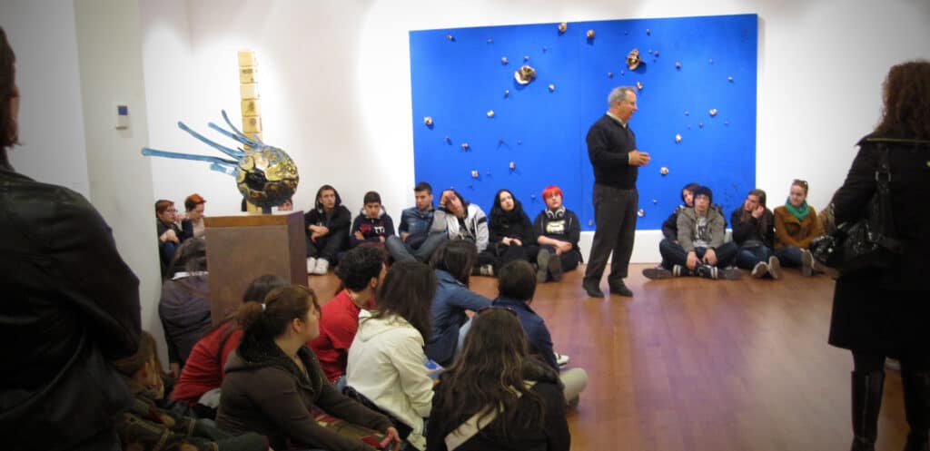 Pino Di Gennaro parla agli studenti del Liceo Artistico di Foggia