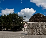 Monumento alla Pace Troia (Fg)  Sole Nascente - 1997 Bronzo e pietra di Apricena