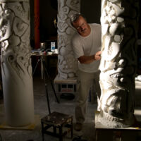 2005 Ritratto con il Modello dell'opera Pilastro del Cielo