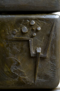 Torri di Memorie (particolare) - 2008 Cera e bronzo cm. h 212 x14 x 14