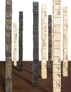 Torri di Memorie - 2008 Cera e bronzo cm. h 212 14 x 14 Torri di Memorie - 2008 Cera e bronzo cm. h 212 14 x 14