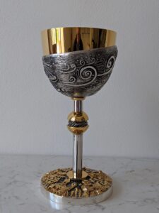 Calice - 2018 ottone argentato e dorato 32x15x15 cm Calice - 2018 ottone argentato e dorato 32x15x15 cm