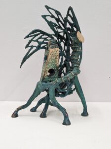 La casa delle api - 2023 bronzo 12x38x23 cm La casa delle api - 2023 bronzo 12x38x23 cm